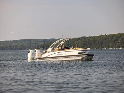 BOATZON | Avalon Catalina Cruise Rear Bench Windshield 23 FT 2025 BOATZON | Avalon Catalina Cruise Rear Bench Windshield 23 FT 2025
