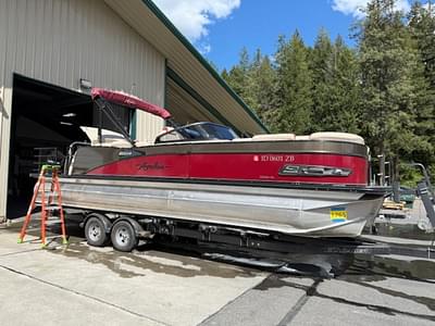 BOATZON | Avalon Catalina Platinum Elite Windshield 25 FT 2022 BOATZON | Avalon Catalina Platinum Elite Windshield 25 FT 2022