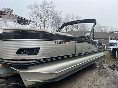 BOATZON | Avalon Catalina Platinum Entertainer 27 2017
