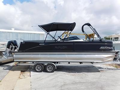 BOATZON | Avalon Catalina Platinum Quad Lounger 25 FT Windshield 2025 BOATZON | Avalon Catalina Platinum Quad Lounger 25 FT Windshield 2025
