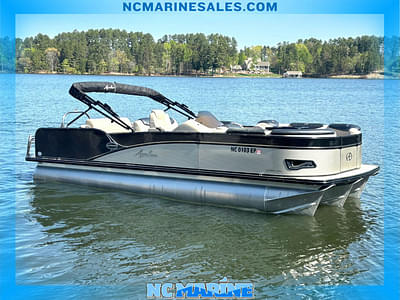 BOATZON | Avalon Catalina Versatile Rear Lounge 23 2020 BOATZON | Avalon Catalina Versatile Rear Lounge 23 2020