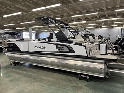 BOATZON | Avalon Excalibur LTD 2585 Quad Lounger 2025