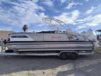 BOATZON | Avalon Excalibur LTD Quad Lounge Switch Non Windshield 2025