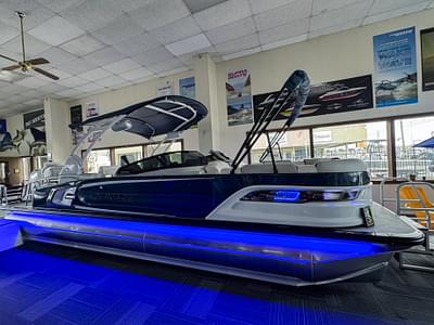 BOATZON | Avalon Excalibur LTD Quad Lounge Windshield 2025 BOATZON | Avalon Excalibur LTD Quad Lounge Windshield 2025