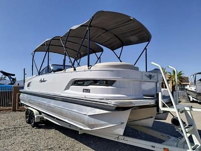 BOATZON | Avalon Excalibur Quad Lounge Windshield 27 2018