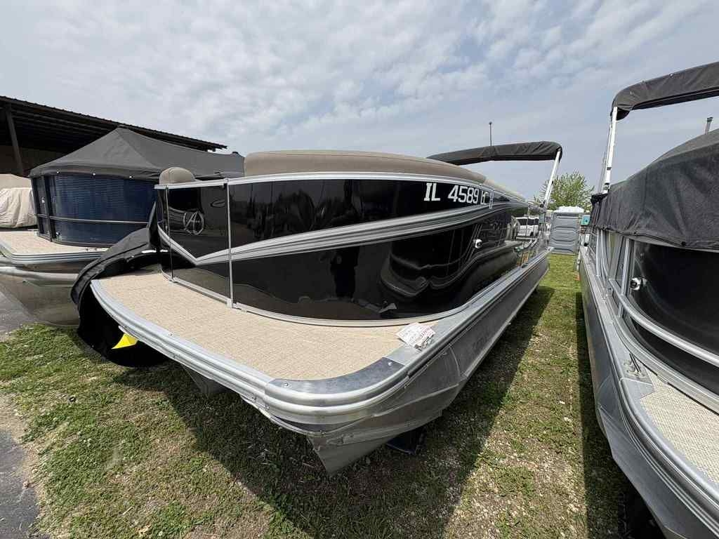 2022 Avalon LSZ Cruise Rear Bench 24 FT - Sold Boat