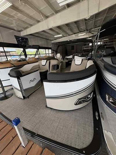 BOATZON | Avalon LSZ Quad Lounger Shift 23 FT 2025