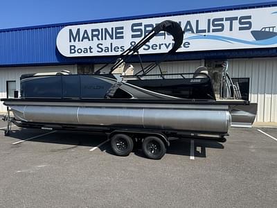 BOATZON | Avalon LSZ Versatile Rear Lounger 23 FT 2025