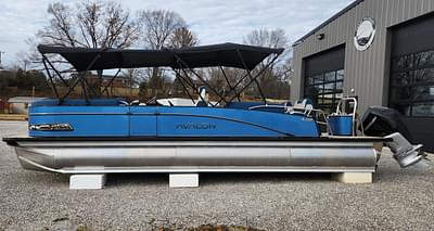 BOATZON | Avalon Platinum Catalina 2785 Quad Lounger Shift 2025