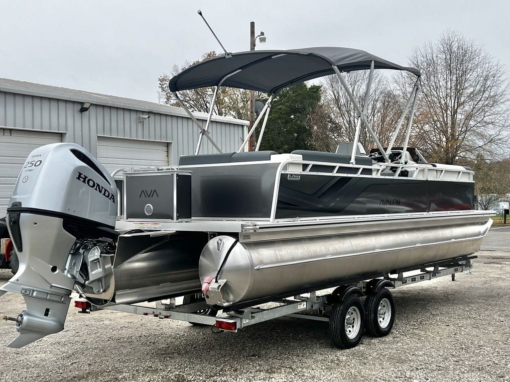 New Avalon Venture 85 25 Elite Windshield Triple Toon IN STOCK