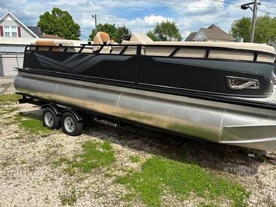 BOATZON | Avalon Venture 85 Elite Windshield 23 FT 2025