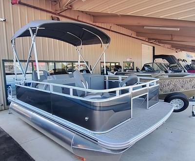 BOATZON | Avalon Venture Bow Fish 17 FT SALE PRICE 35425 2023