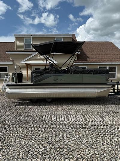 BOATZON | Avalon Venture Cruise Rear Bench 19 FT 2025