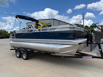 BOATZON | 2025 Avalon VENTURE QUAD LOUNGER BOATZON | 2025 Avalon VENTURE QUAD LOUNGER