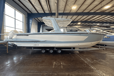 BOATZON | Aviara AV32 Outboard 2024