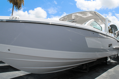 BOATZON | Aviara AV36 Outboard 2024