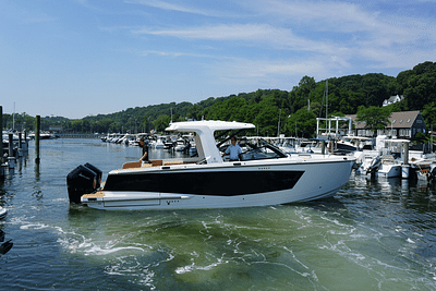 BOATZON | Aviara AV40 Outboard 2024