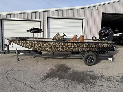 BOATZON | 2025 Avid 18 Vertex