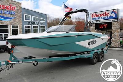 BOATZON | 2024 Axis Core Series T220-r BOATZON | 2024 Axis Core Series T220-r
