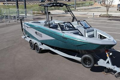BOATZON | Axis T250 2024