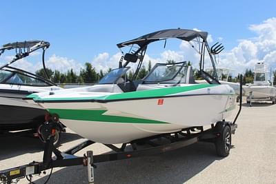 BOATZON | Axis Wake Research A20 2013 BOATZON | Axis Wake Research A20 2013