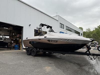 BOATZON | Axis Wake Research A225 2025