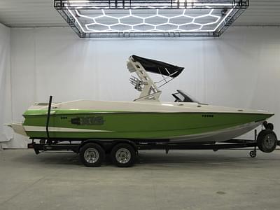 BOATZON | Axis Wake Research A24 2015