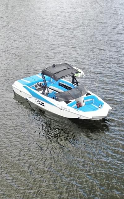 BOATZON | Axis Wake Research A24 2019