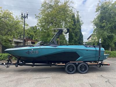 BOATZON | Axis Wake Research A245 2025