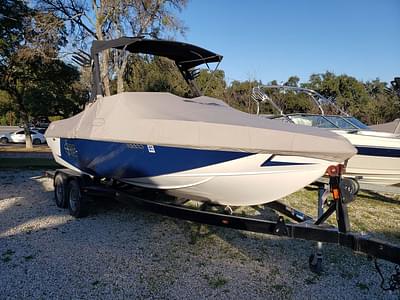 BOATZON | Axis Wake Research T22 2015 BOATZON | Axis Wake Research T22 2015