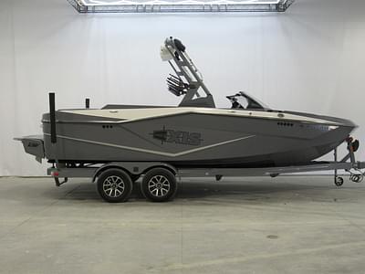 BOATZON | Axis Wake Research T220 2023