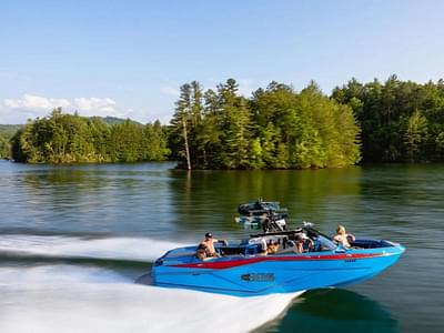 BOATZON | Axis Wake Research T250 2025