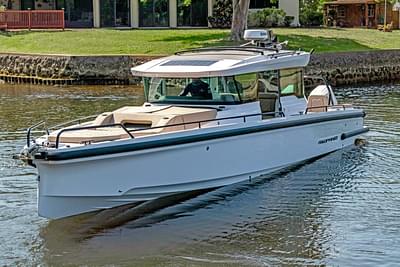 BOATZON | Axopar 37XC CROSS CABIN BRABUS Trim 2025
