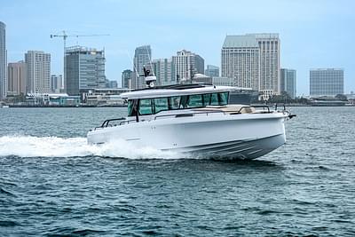 BOATZON | Axopar 45 XC Cross Cabin BRABUS Trim 2025