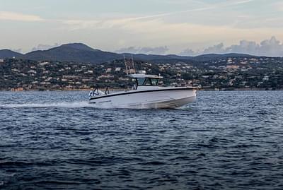 BOATZON | Axopar CCX Center Console 2025 BOATZON | Axopar CCX Center Console 2025