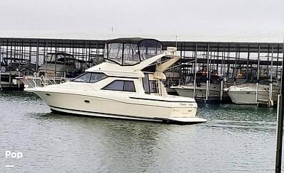 BOATZON | Bayliner 3488 Avanti Command Bridge