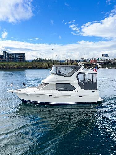 BOATZON | Bayliner 3587 Motoryacht 1998