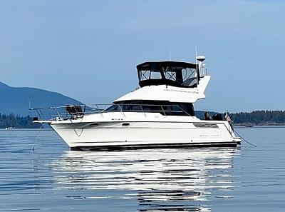 BOATZON | Bayliner 3688 Mid Cabin Motoryacht