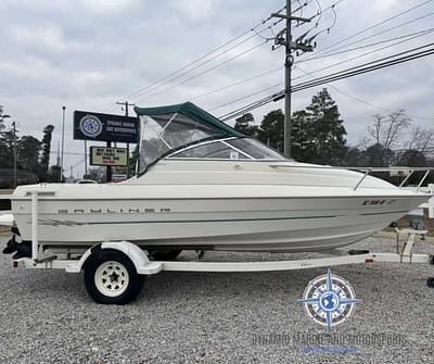 BOATZON | Bayliner Capri 1952 2000