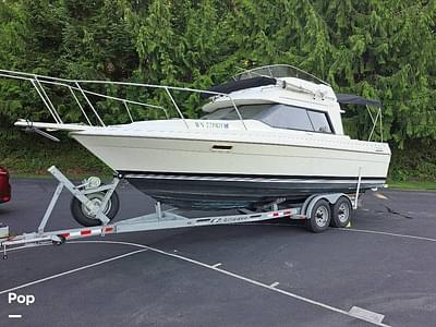 BOATZON | Bayliner Ciera 2556 Command Bridge