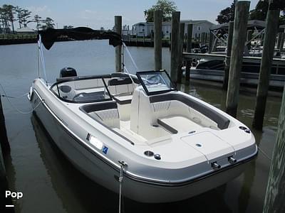 BOATZON | Bayliner DX 2200