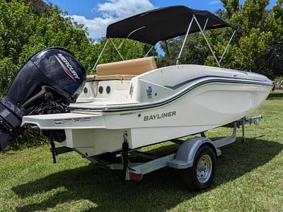 BOATZON | Bayliner DX2000 2024