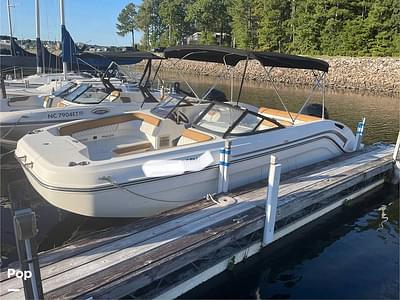 BOATZON | Bayliner DX2200