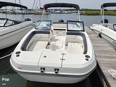 BOATZON | Bayliner DX2200