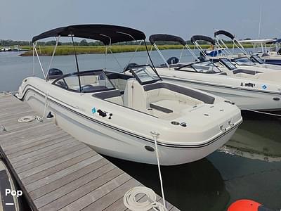 BOATZON | Bayliner DX2200