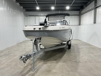 BOATZON | Bayliner DX2250 2020