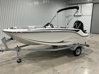 BOATZON | Bayliner M15 2024