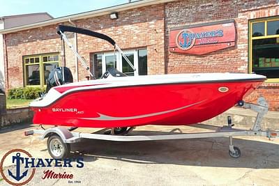 BOATZON | Bayliner M15 2024