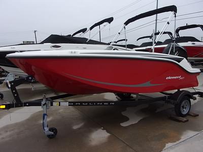 BOATZON | Bayliner M15 2024