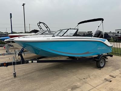 BOATZON | Bayliner M17 2025 BOATZON | Bayliner M17 2025